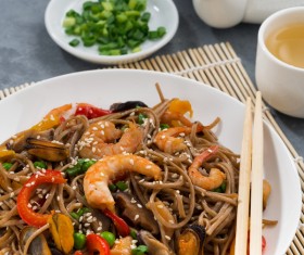 Seafood soba noodles and vegetables 01