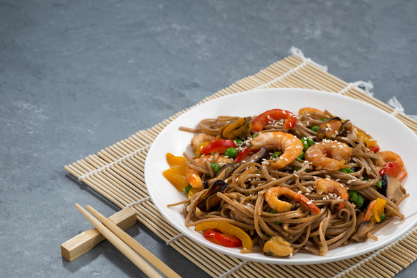 Seafood soba noodles and vegetables 05