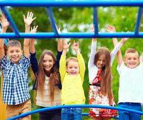 Children holding hands HD picture