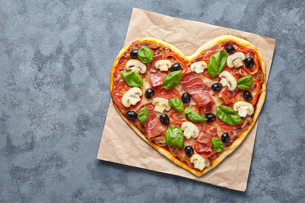 Green leaf olive heart pizza Stock Photo 04