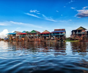 People living by the sea HD picture