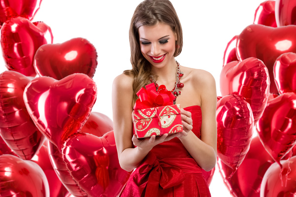 Smiling girl with a Valentines gift HD picture 08