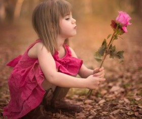 Take a little girl with roses HD picture