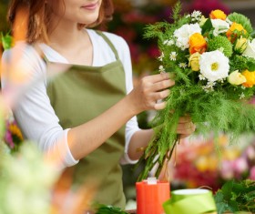 The flower shop merchant who took care of bouquets 02