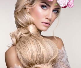 Wearing wreaths of women HD picture 02