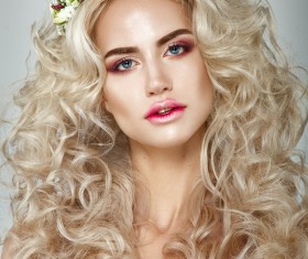 Wearing wreaths of women HD picture 04