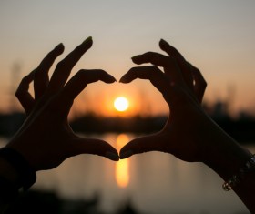 sunset in heart hands HD picture 01