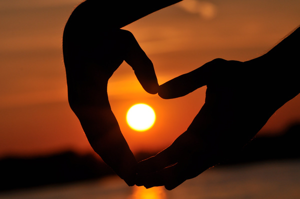 sunset in heart hands HD picture 06