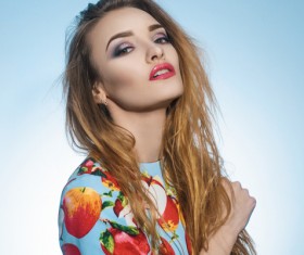 Beautiful blonde girl HD picture 02