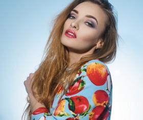 Beautiful blonde girl HD picture 03