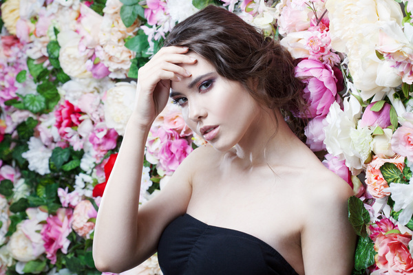 Beautiful fashion girl with flowers background HD picture 04