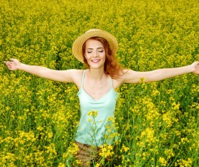 Beautiful woman in the sea HD picture 02