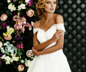 Dignified beauty woman with flower baskets HD picture 04