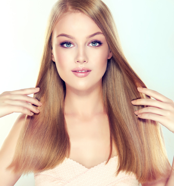 Fashion girl makeup and beautiful hair HD picture 02