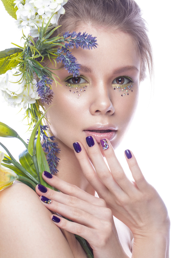 Girl with flowers and nail manicure HD picture 04