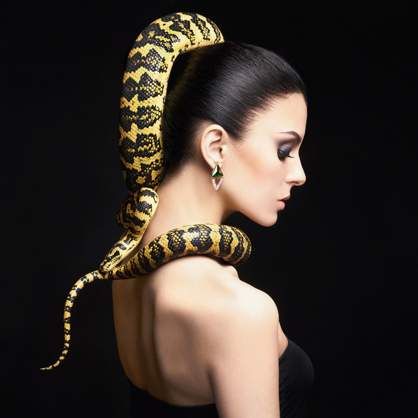 Girl with snake HD picture 03