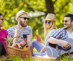 Happy young friend picnic HD picture 05