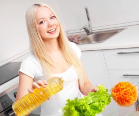 Woman in the kitchen HD picture 07