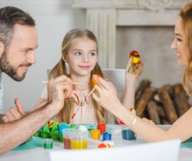 A family of three painted colored eggs HD picture 05