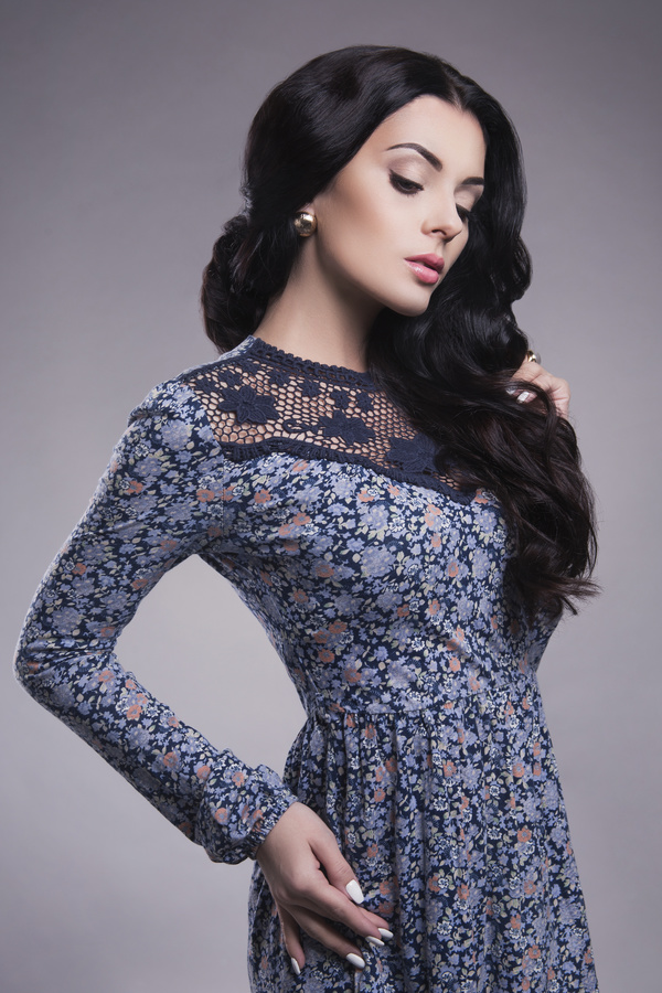 Black hair blue floral skirt beautiful woman HD picture 03