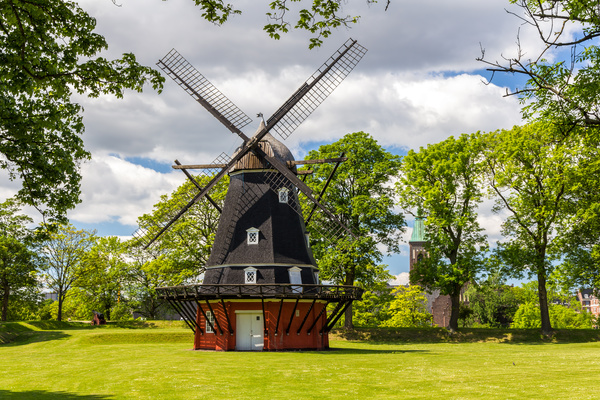 Dutch windmill HD picture