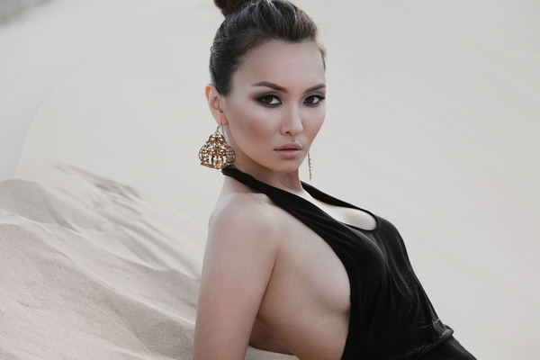 Fashion Asian female model HD picture