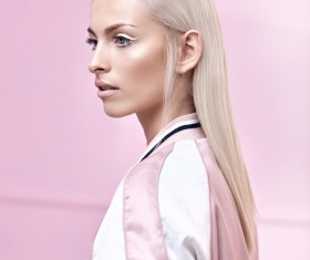 Fashionable hairstyle girl HD picture