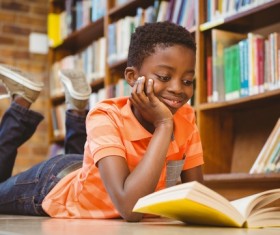 Reading African children HD picture