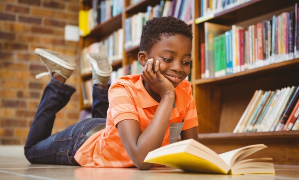 Reading African children HD picture