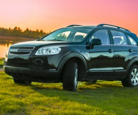 SUV on the grass HD picture