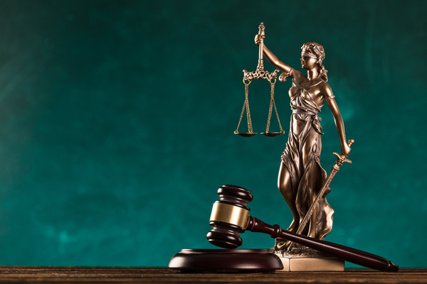 Statue of the goddess of justice and gavel Stock Photo 01