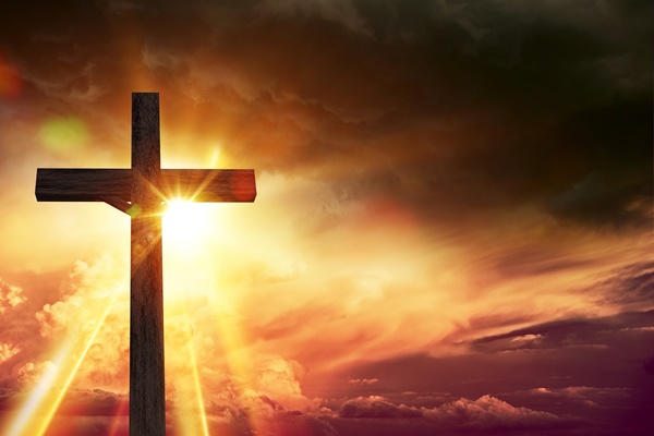 Sun under the wooden cross HD picture