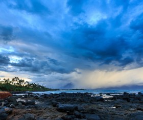The beauty of the seaside on the eve of the storm HD picture