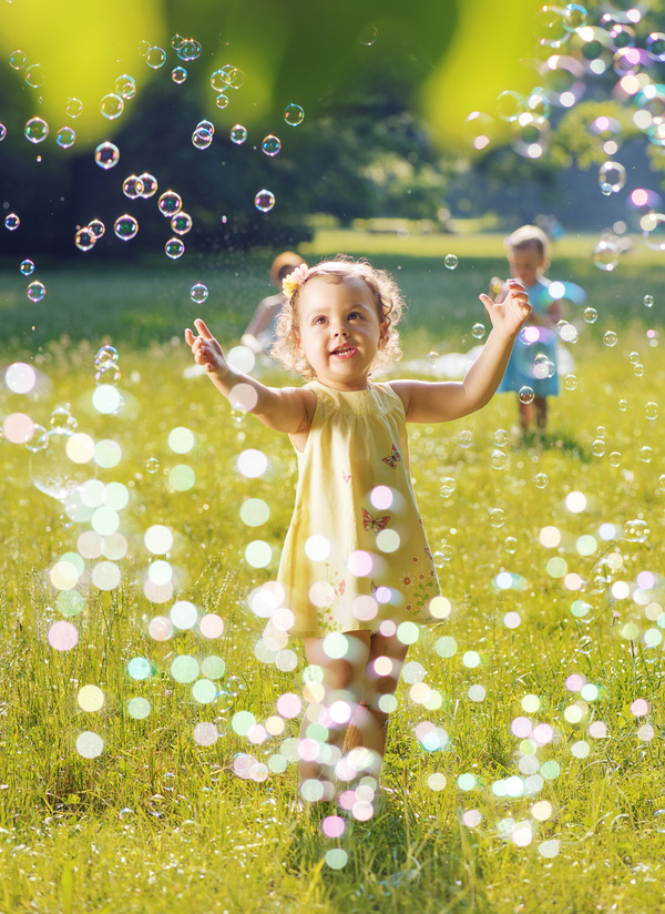 Baby and bubbles HD picture