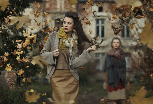 Beauty and the falling leaves HD picture