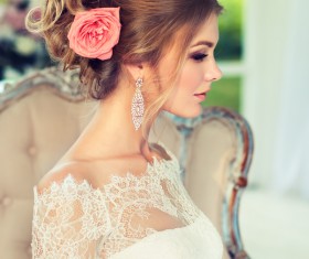 Bride married hairstyle and roses in her hair HD picture 02