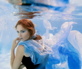Fashion woman underwater shooting HD picture 02