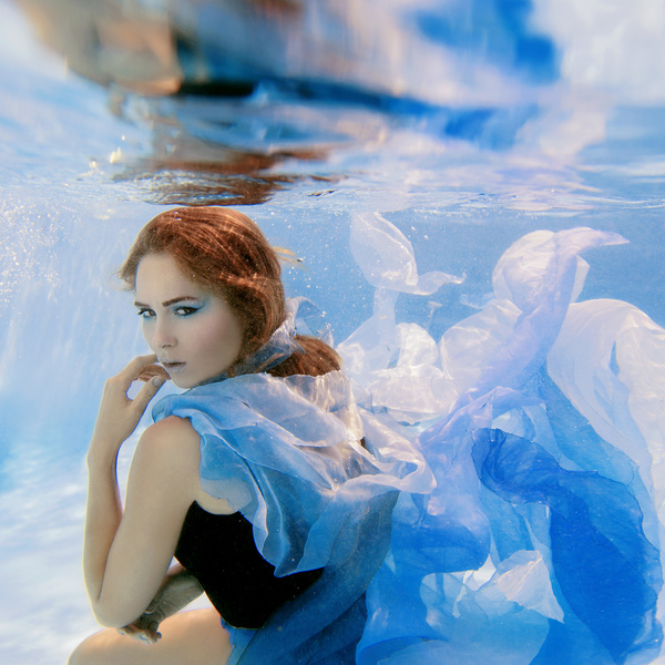 Fashion woman underwater shooting HD picture 02