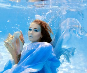 Fashion woman underwater shooting HD picture 08