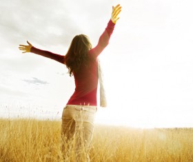 Girl in the field HD picture 01