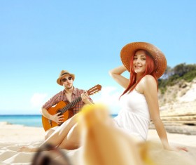 Happy couple on the beach HD picture 04