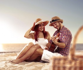 Happy couple on the beach HD picture 06