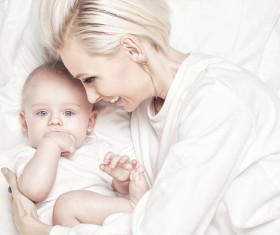 Happy mother and child HD picture HD picture