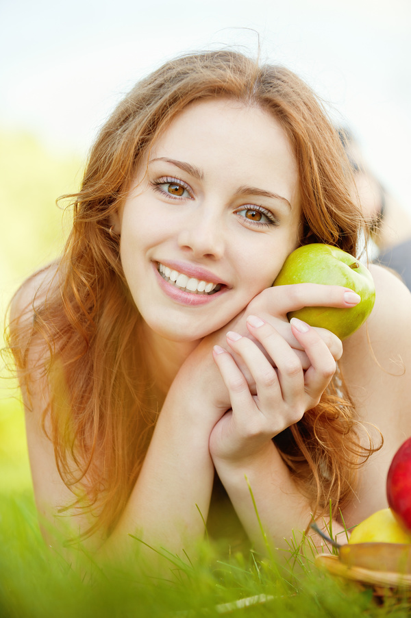 Holding green apple girl HD picture