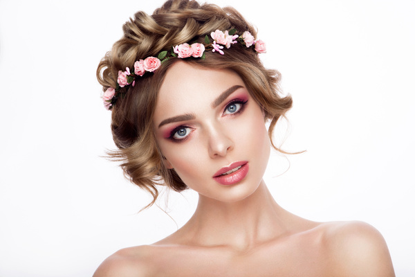 Makeup woman with garlands HD picture