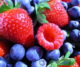 Raspberries and blueberries HD picture