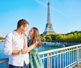Romantic couple with the Eiffel Tower background HD picture