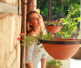 Sitting on the street resting woman HD picture 01