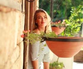 Sitting on the street resting woman HD picture 03