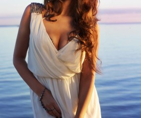 Woman wearing a white dress HD picture